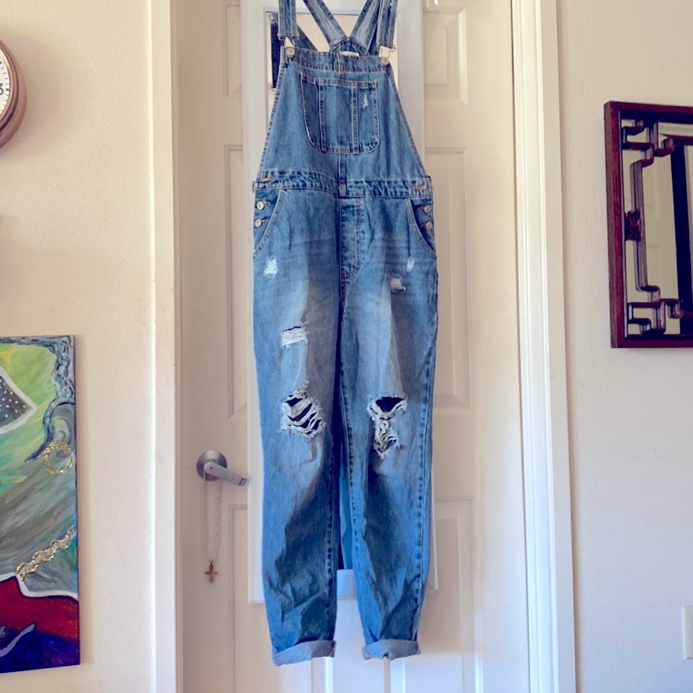 DISTRESSED OVERALLS!